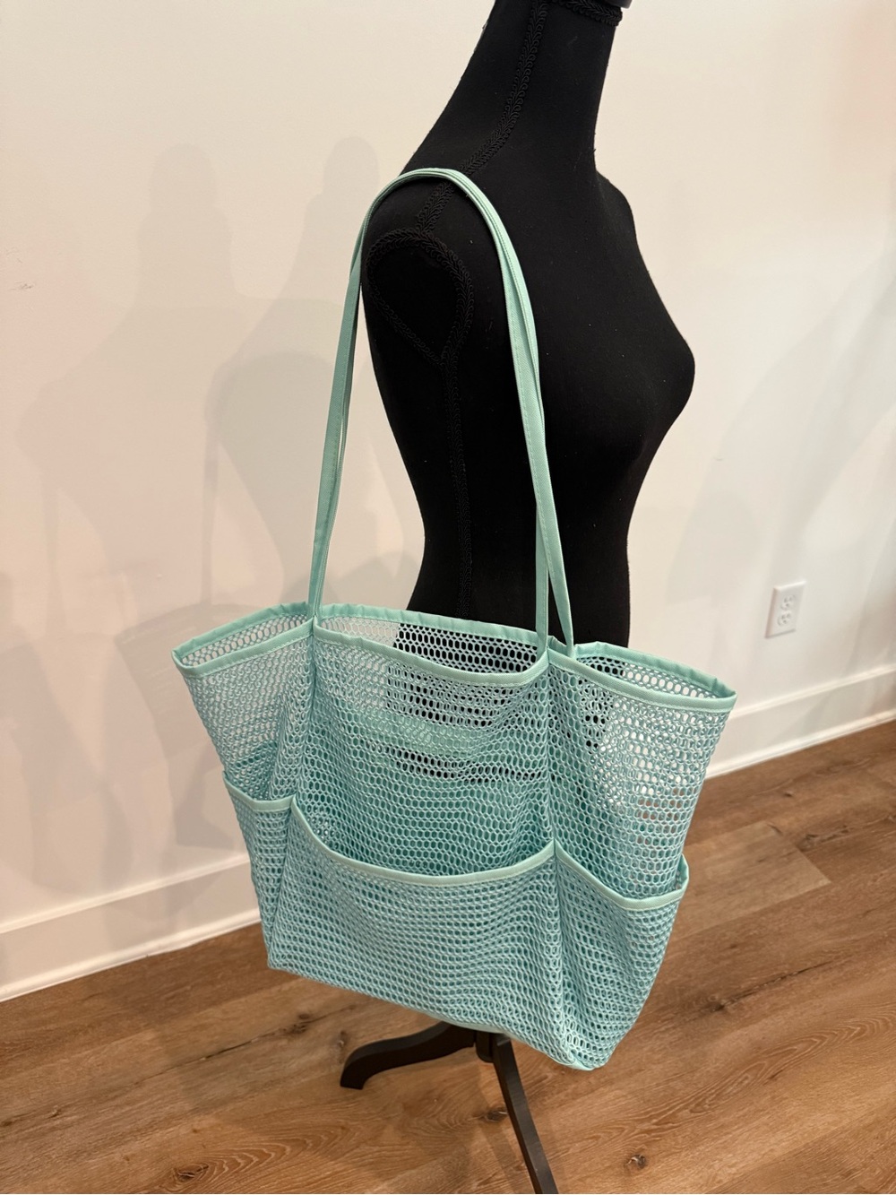 Teal mesh beach tote used once like new condition - Picture 1 of 3